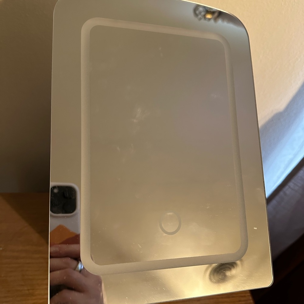 LED light up makeup mirror